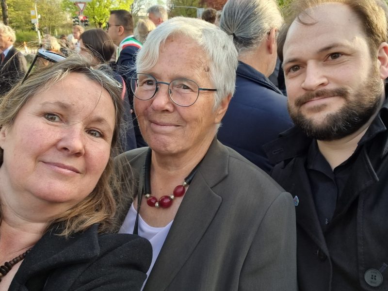 Karin Beittel, Marese Hoffmann, stellvertretende Landrätin und Richard Seidl, Stadtrat und Referent für Zeitgeschichte